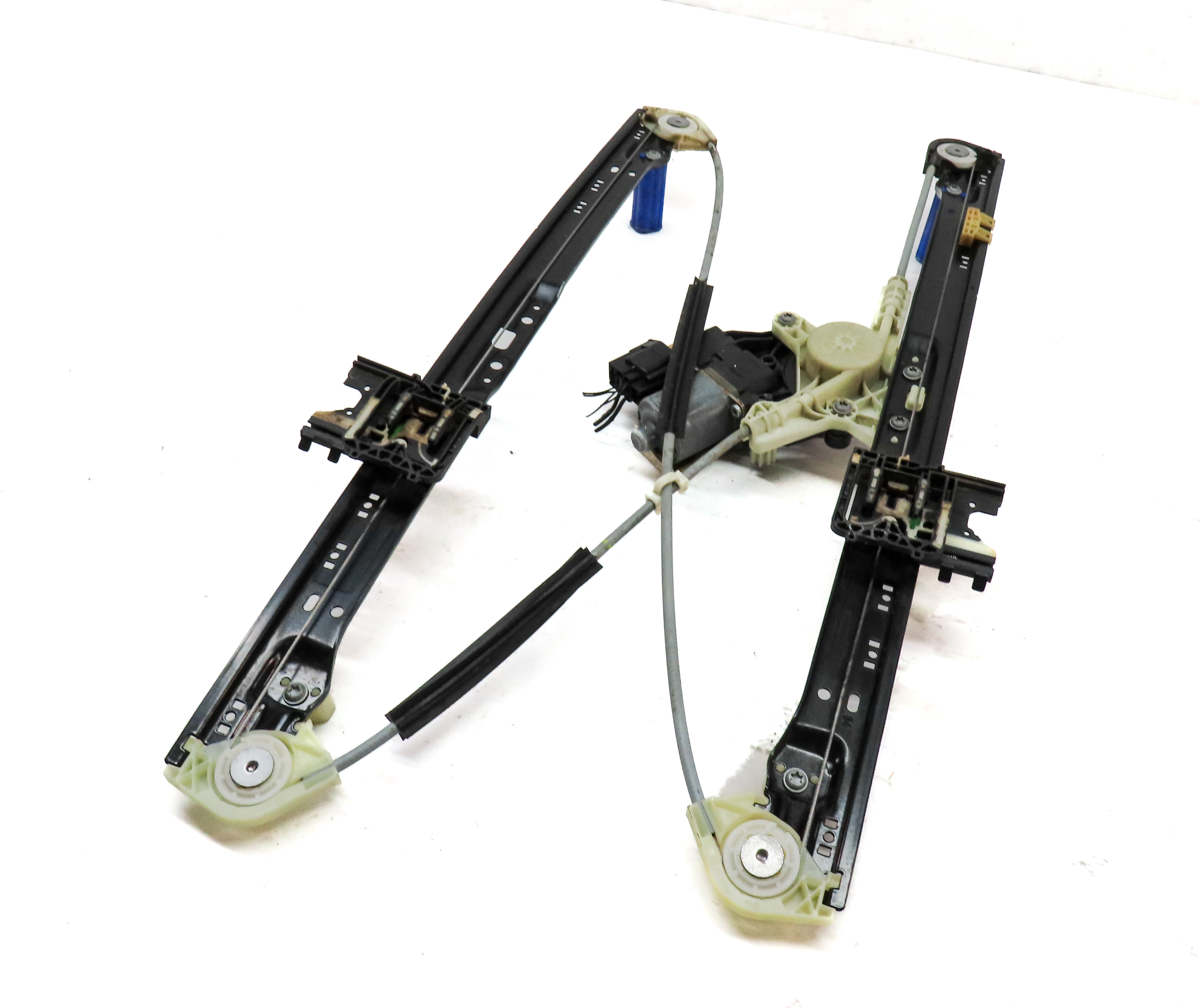 17-21 LAND ROVER DISCOVERY L462 REAR LEFT DOOR WINDOW REGULATOR w/ MOTOR — exact item pictured